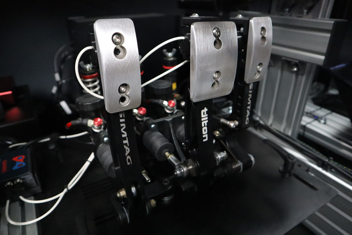 DuoSyncX rally simulator seen from the co-driver side