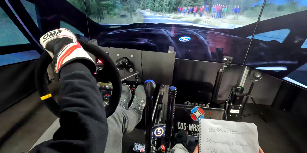 Digital dash and shift light on the DuoSyncX rally simulator